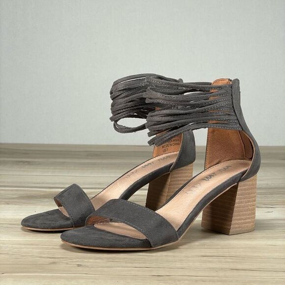 Mi.iM Miracle Miles Lenna Womens 7 Grey Thick Ankle Strap Block Heel‎ Leather - Picture 1 of 9